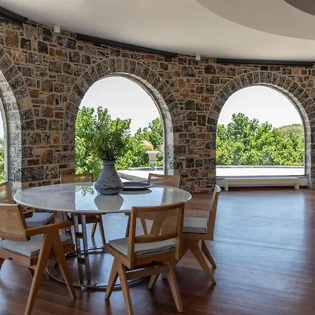 Pristine Seaview , With 5-star Access Villa *