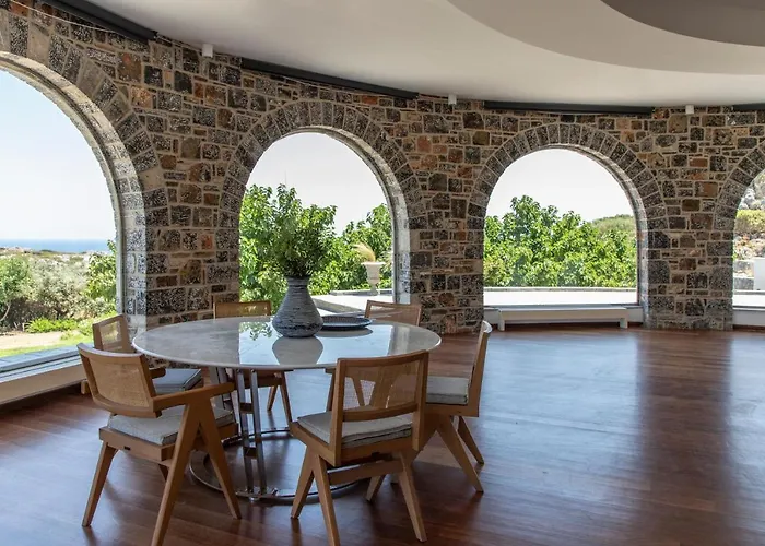 Pristine Seaview , With 5-star Access Villa *