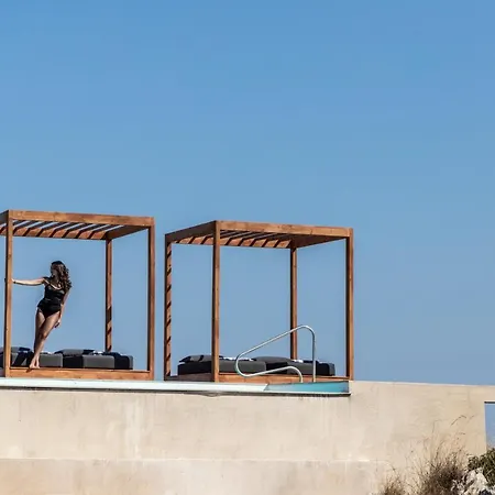 Pristine Seaview , With 5-star Access Вилла *