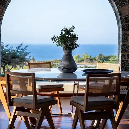 Вилла Pristine Seaview , With 5-star Access *