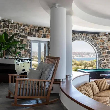 Pristine Seaview , With 5-star Access Villa