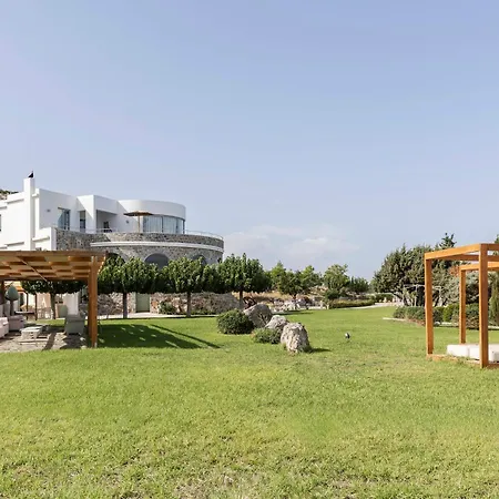 Pristine Seaview , With 5-star Access Villa *