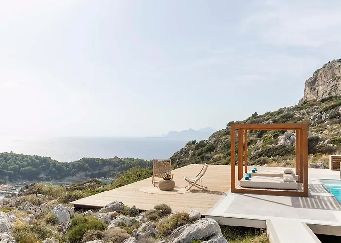 Pristine Seaview , With 5-star Access 팔리라키