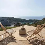 Pristine Seaview , With 5-star Access