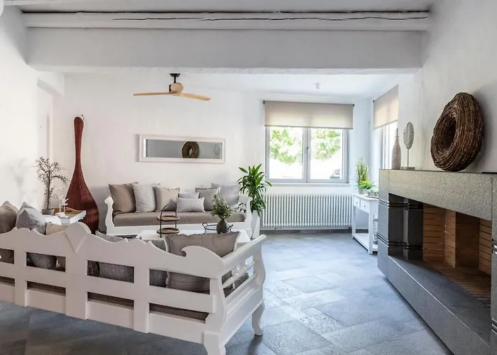 Pristine Seaview , With 5-star Access Villa *