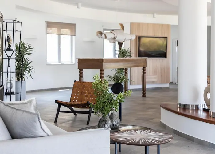 Pristine Seaview , With 5-star Access